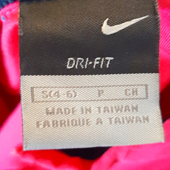 Nike sports running wear jacket - Picture 3 of 4